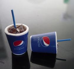 Pepsi Cola m/ sugerør - 1 stk