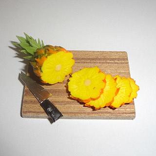 Ananas på bræt